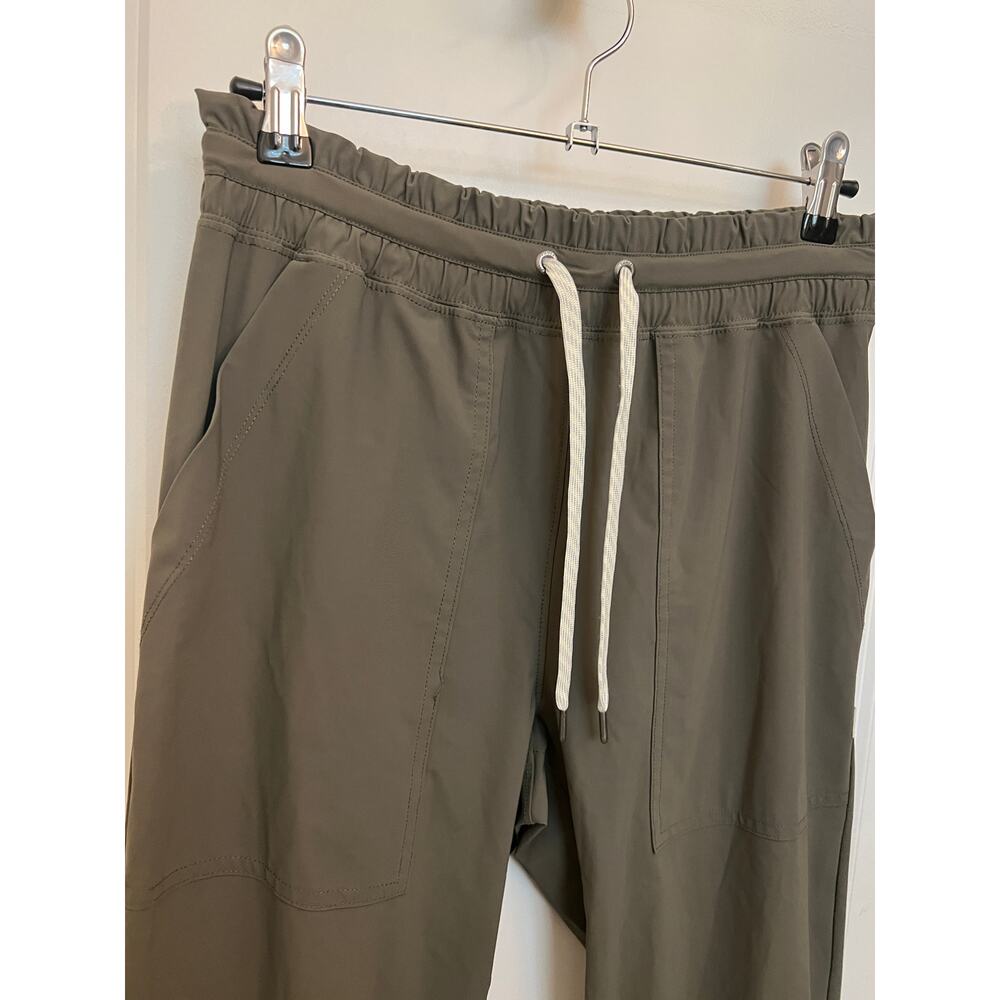 Vuori Miles Jogger Oregano Green Lightweight Performance Pants Utility Gorpcore - Picture 8 of 9